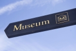 museum_direction_sign